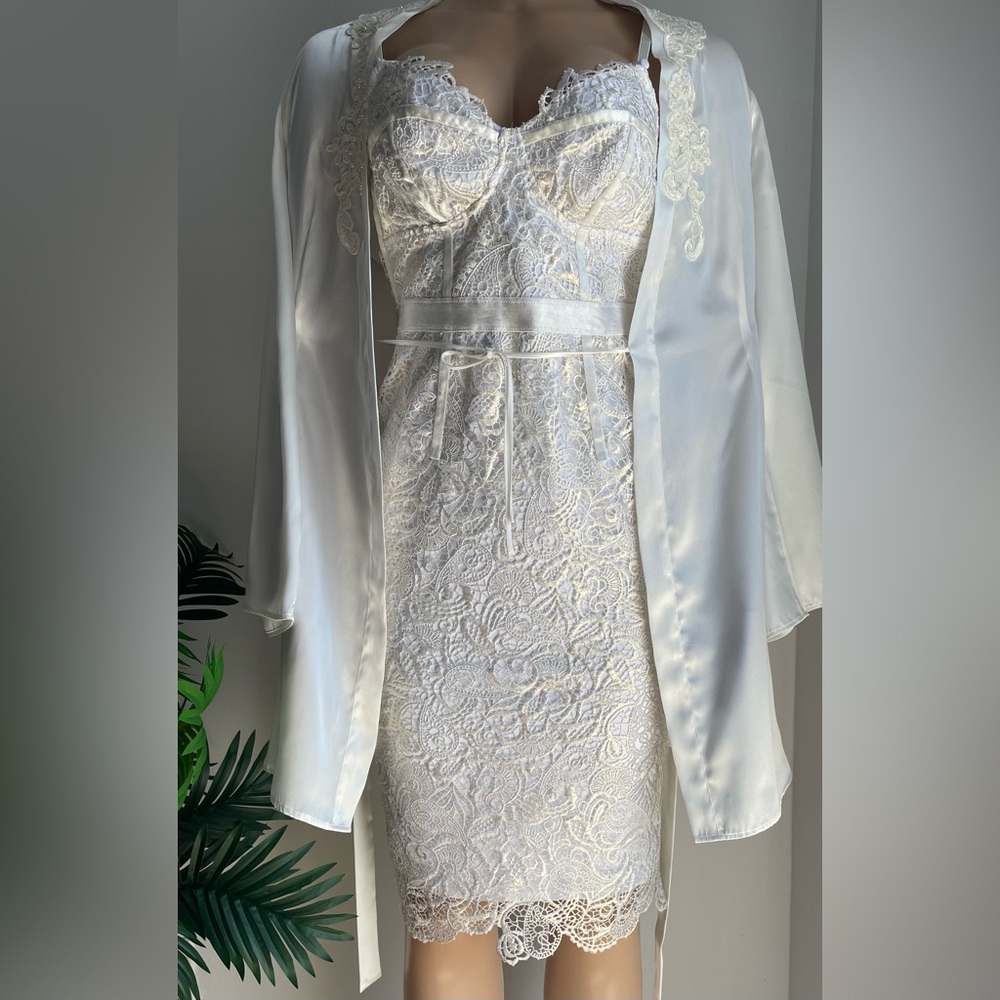 Victoria’s Secret Lace Robe Set – Size S (2-Piece)